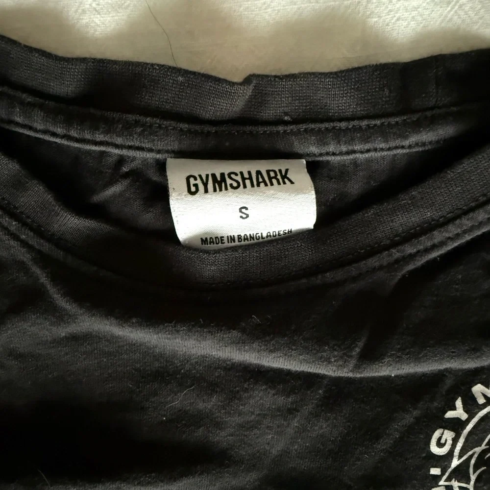 Gymshark Black Cropped Tee - Picture 3 of 4